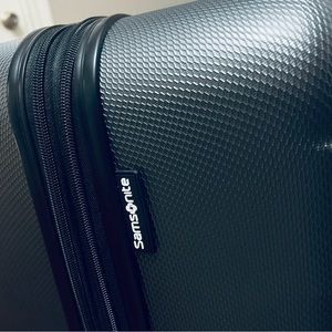 Brand New Samsonite 27 inch Luggage! Dark Grey!